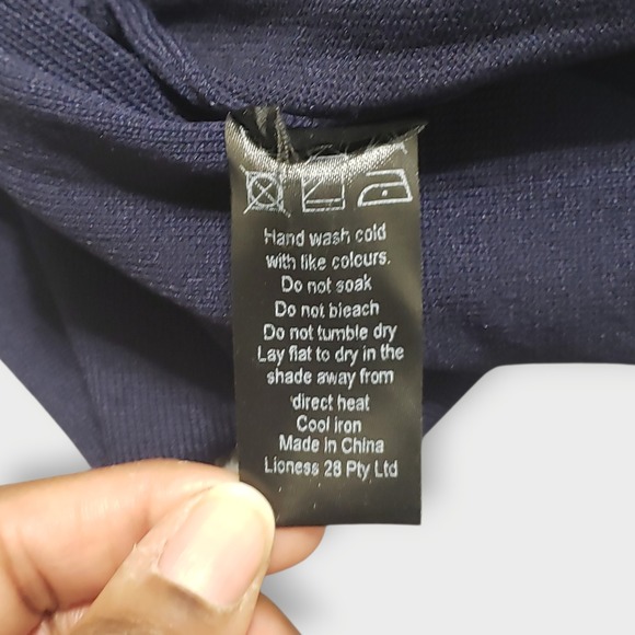 NWT Lioness Tiny Dancer Top Navy Blue Sz L Deep Plunge V-Neck Faux Wrap Tie Crop - Picture 7 of 11